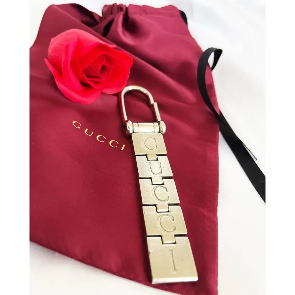 GUCCI Logo Keychain Charm In Silver Metal Rectangular Key Ring Vintage Unisex